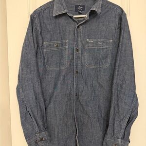 American Eagle Outfitters Classic Fit Gray Shirt